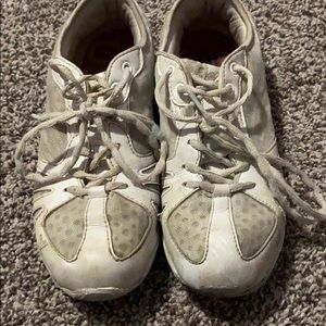 Cheer shoes!🎀🤸🏻‍♀️